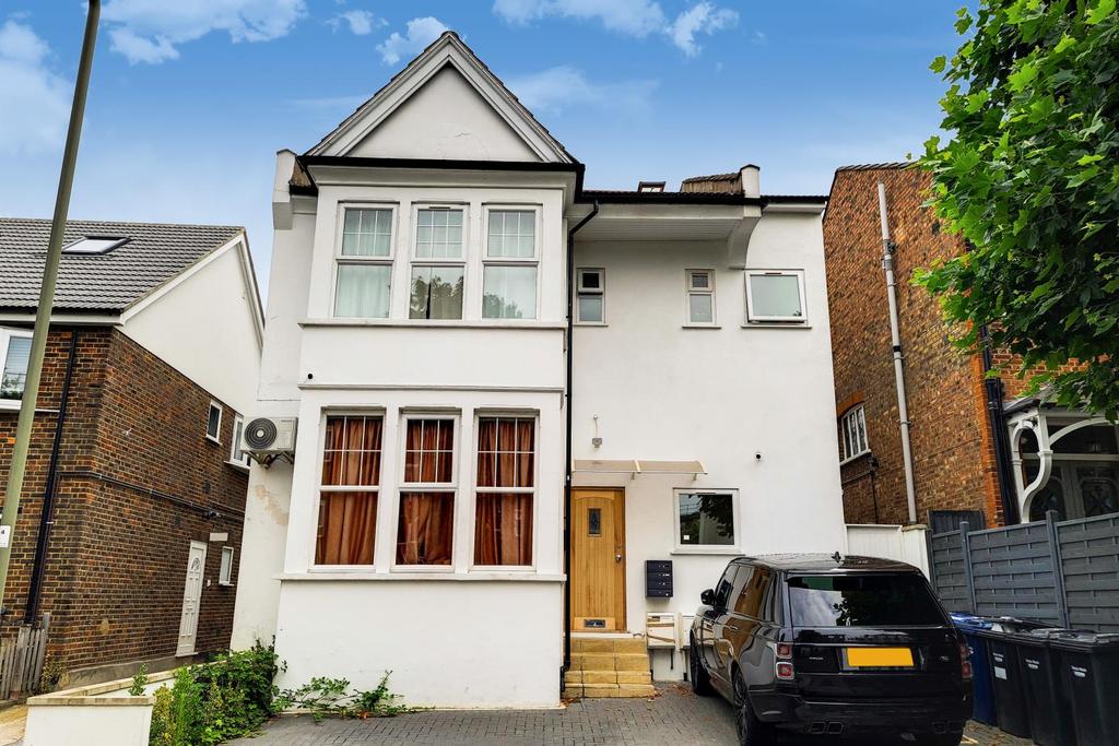 Grosvenor Road, Finchley, N3 3 bed flat £2,295 pcm (£530 pw)