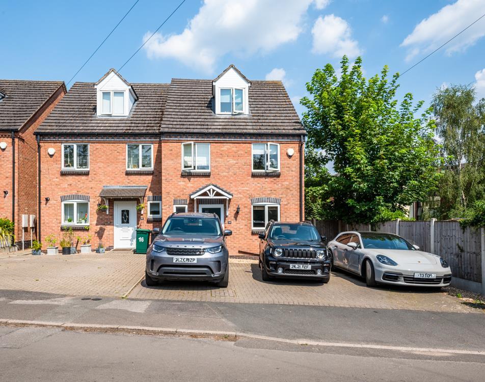 Willow Wong, Burton Joyce, Nottingham 4 bed townhouse £1,200 pcm (£