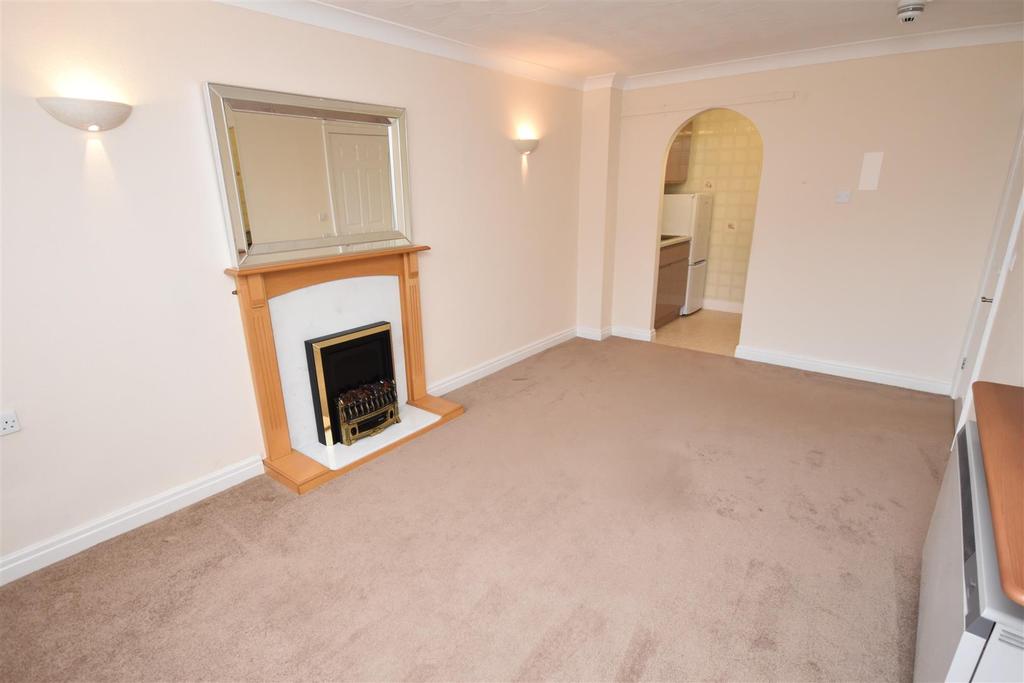 Hesslewell Court, Heswall 1 bed retirement property £575 pcm (£133 pw)