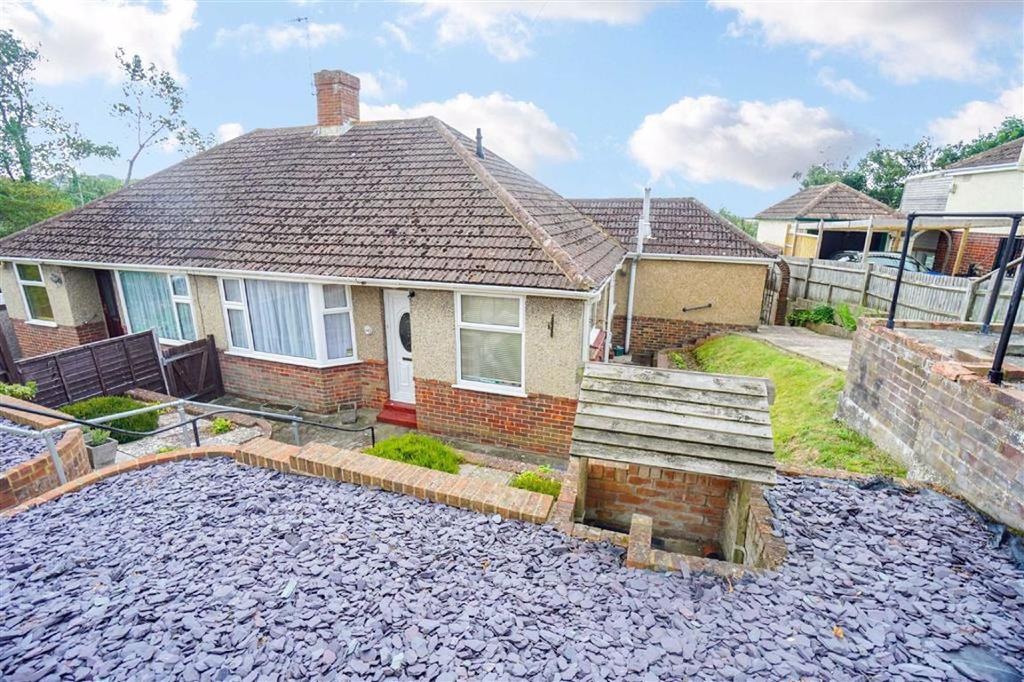 Conqueror Road, St. Leonardsonsea... 2 bed semidetached bungalow £