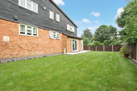 7b Winton Road, Orpington, BR6 7AL