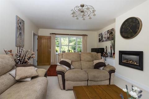 4 bedroom detached house for sale - Bradfives Lodge, 7 Windle Royd Lane, Warley