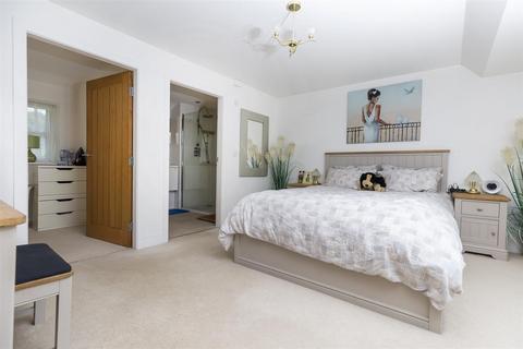 4 bedroom detached house for sale - Bradfives Lodge, 7 Windle Royd Lane, Warley
