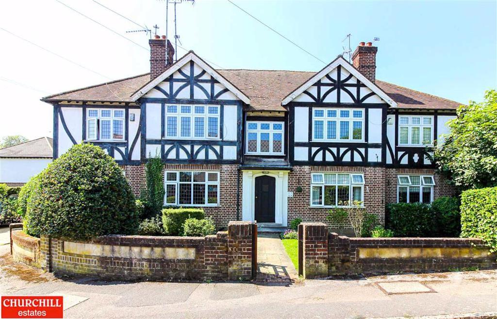 Algers Road, Loughton, Essex 2 bed flat £1,395 pcm (£322 pw)