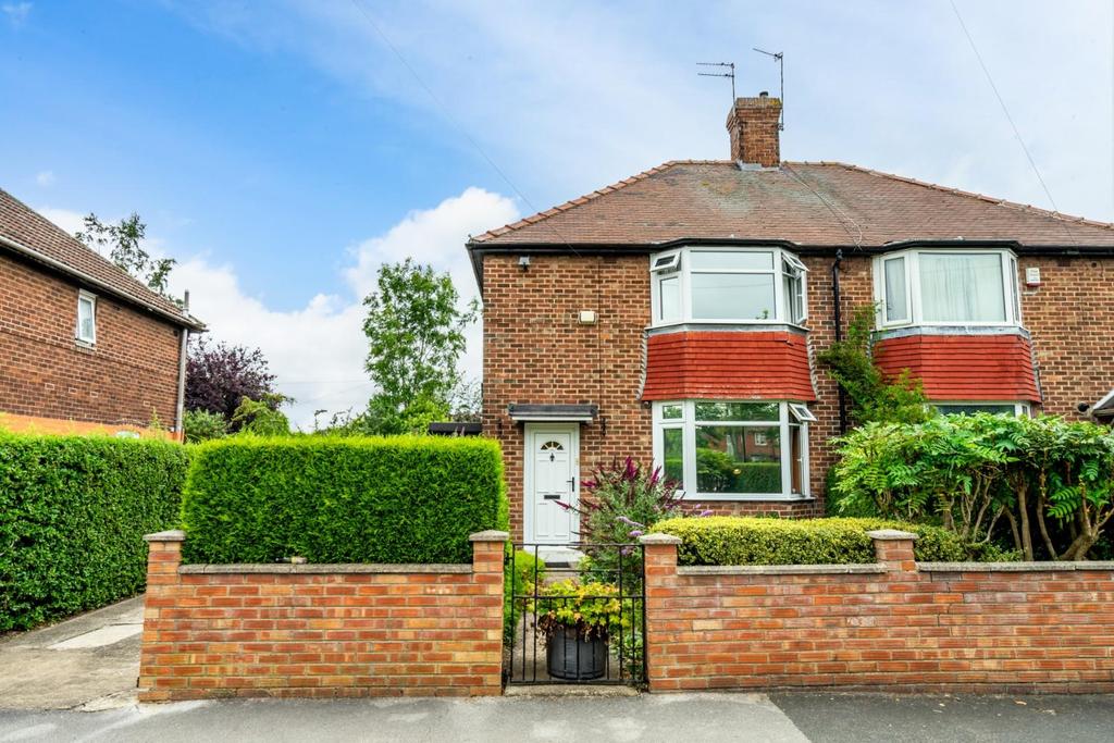 Burton Green, York 3 bed semidetached house £220,000