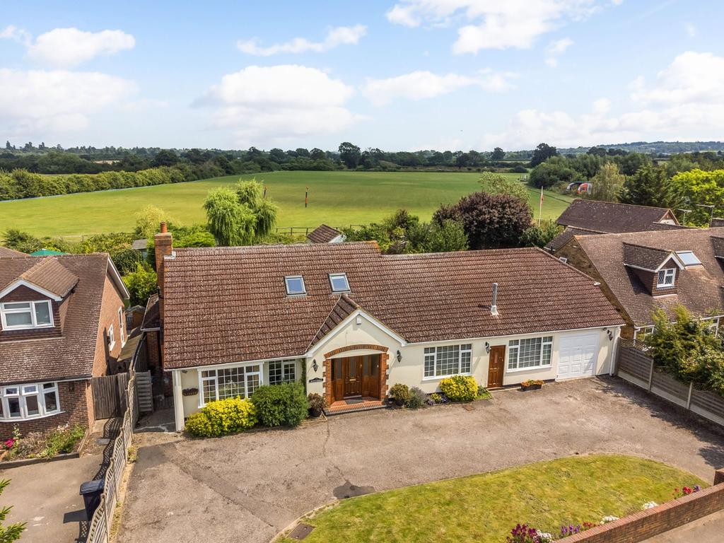 Fifield Road, Fifield, Maidenhead, Berkshire, SL6 6 bed detached house
