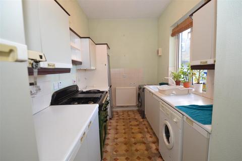 21 Albert Street, Queensbury, Bradford, BD13 1AT