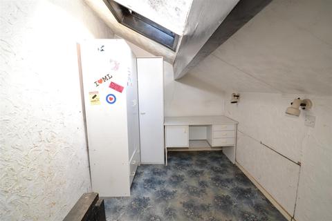 21 Albert Street, Queensbury, Bradford, BD13 1AT