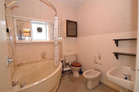 21 Albert Street, Queensbury, Bradford, BD13 1AT