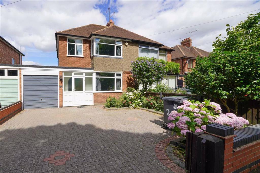Landor Road, Whitnash, Leamington Spa 3 bed semidetached house £