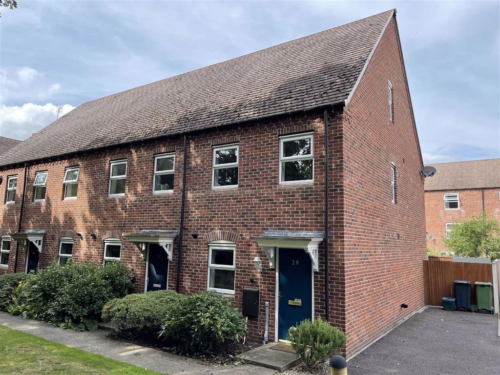 Wilfred Owen Close, Underdale Road, Shrewsbury 3 bed townhouse £895