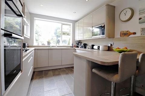 12 Silverdale Road, Bexleyheath, DA7 5AB