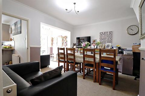 12 Silverdale Road, Bexleyheath, DA7 5AB