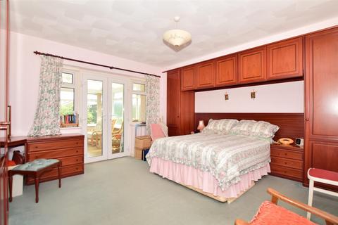 7 Meadow Close, Herne Bay, CT6 6NN