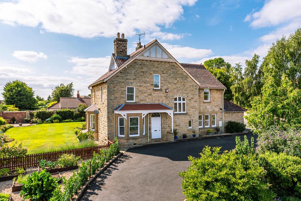 The Lodge, Roxby Road, Thornton le Dale YO18 7TA 5 bed townhouse for