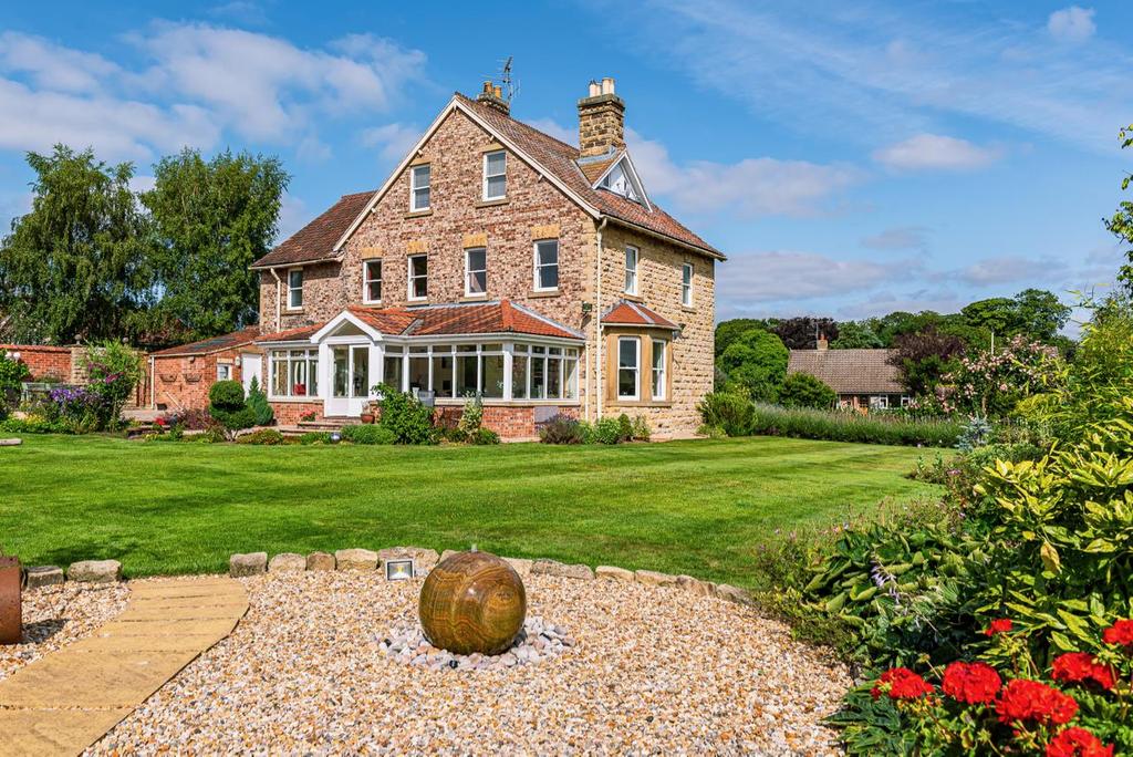 The Lodge, Roxby Road, Thornton le Dale YO18 7TA 5 bed townhouse for