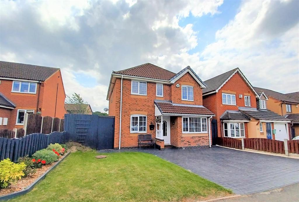 Field Drive, Cudworth, Barnsley, S72 8RH 3 bed detached house £240,000