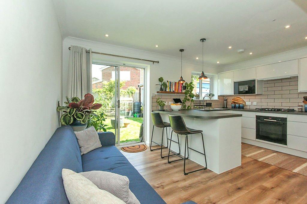Westerham Road, Sittingbourne, Kent, ME10 3 bed semidetached house £