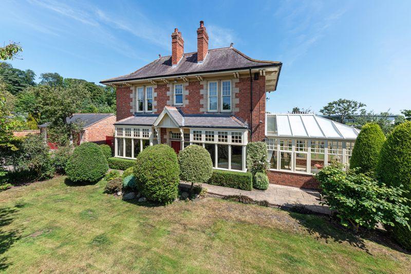 Thorp Avenue, Morpeth, Northumberland 5 bed detached house for sale £