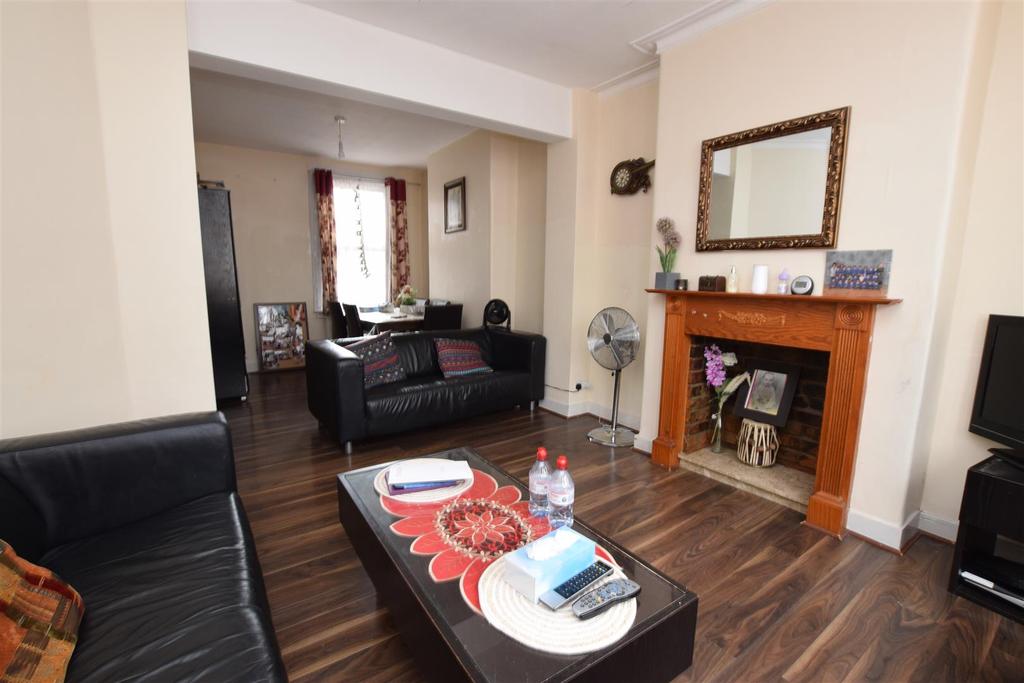 Road, Chadwell Heath... 2 bed terraced house £365,000