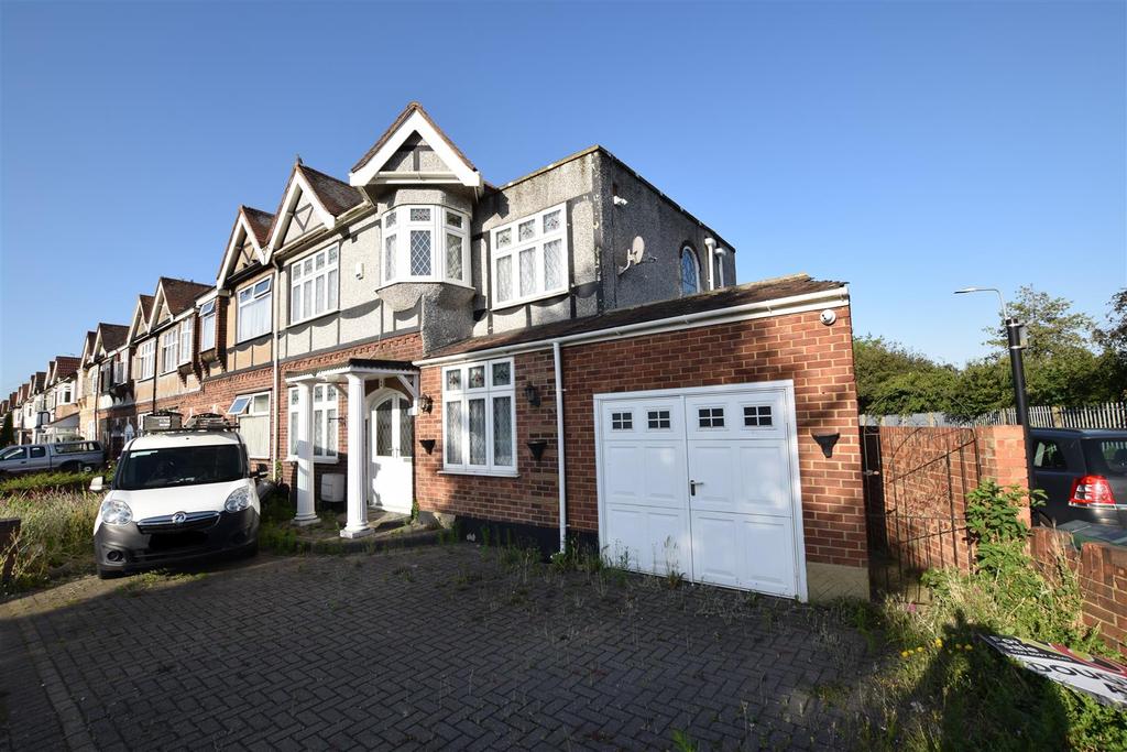 Huxley Drive, Chadwell Heath... 5 bed end of terrace house £615,000