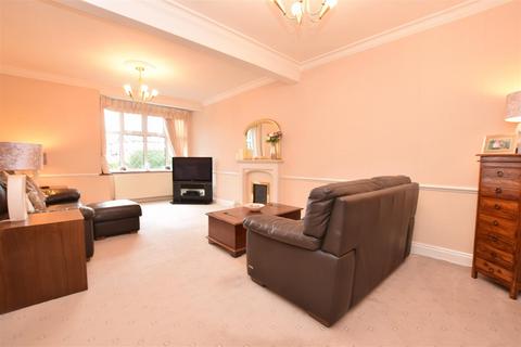 3 bedroom end of terrace house for sale, Coombewood Drive, Chadwell Heath, Romford, RM6