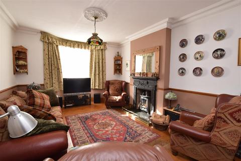 14 Alexandra Road, Chadwell Heath, Romford, RM6 6UL