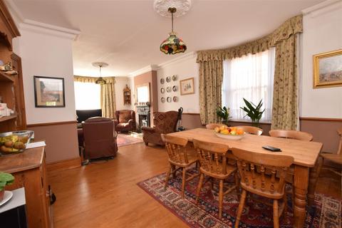 14 Alexandra Road, Chadwell Heath, Romford, RM6 6UL
