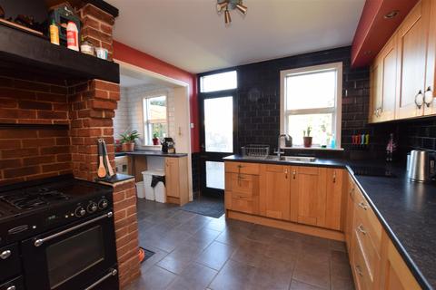 14 Alexandra Road, Chadwell Heath, Romford, RM6 6UL