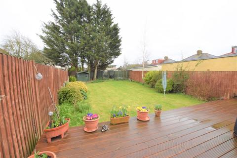 32 Reynolds Avenue, Chadwell Heath, Romford, RM6 4NS