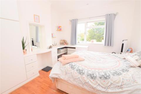 32 Reynolds Avenue, Chadwell Heath, Romford, RM6 4NS