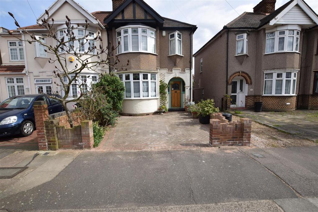 Somerville Road, Chadwell Heath, Romford, RM6 3 bed semidetached house