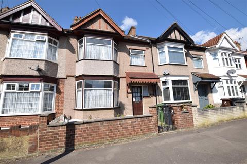 12 Farrance Road, Romford, RM6 6EB