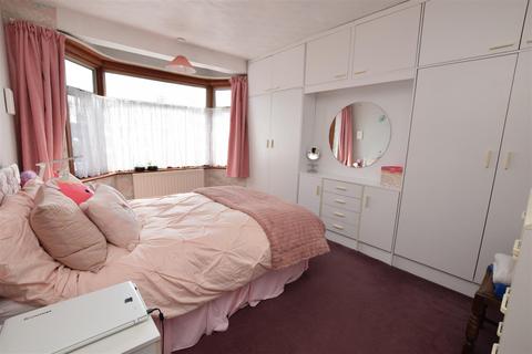 12 Farrance Road, Romford, RM6 6EB