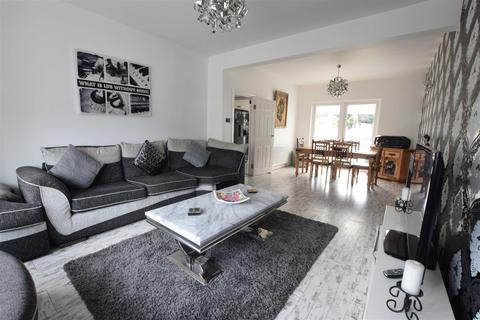 4 bedroom end of terrace house for sale, Willow Road, Chadwell Heath, Romford, Essex, RM6
