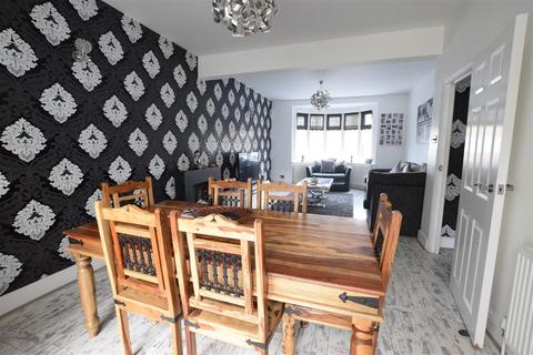4 bedroom end of terrace house for sale, Willow Road, Chadwell Heath, Romford, Essex, RM6