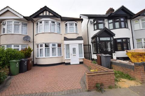 39 Adelaide Gardens, Romford, RM6 6SS