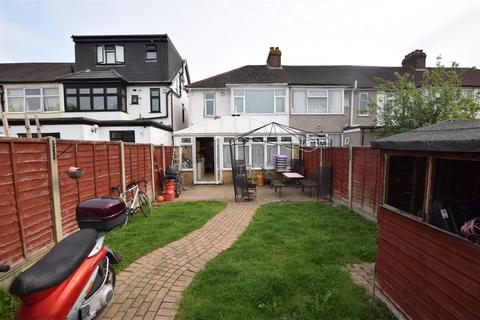39 Adelaide Gardens, Romford, RM6 6SS
