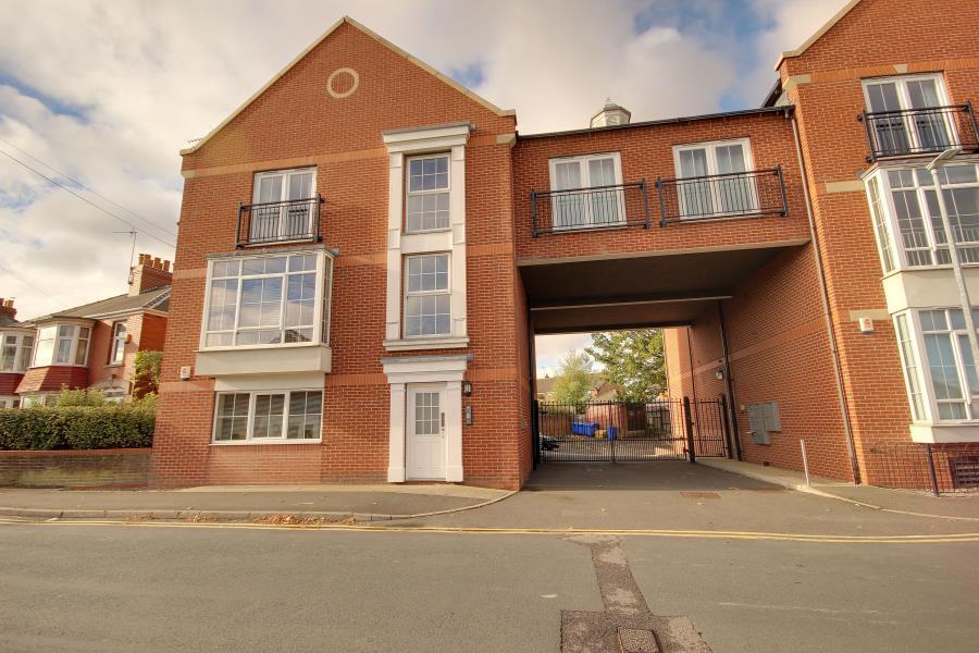 DELTA, MILL LANE, BEVERLEY, HU17 9AY 2 bed apartment £595 pcm (£137 pw)