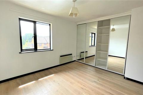 1 bedroom apartment to rent, Deerhurst Close, Feltham, TW13