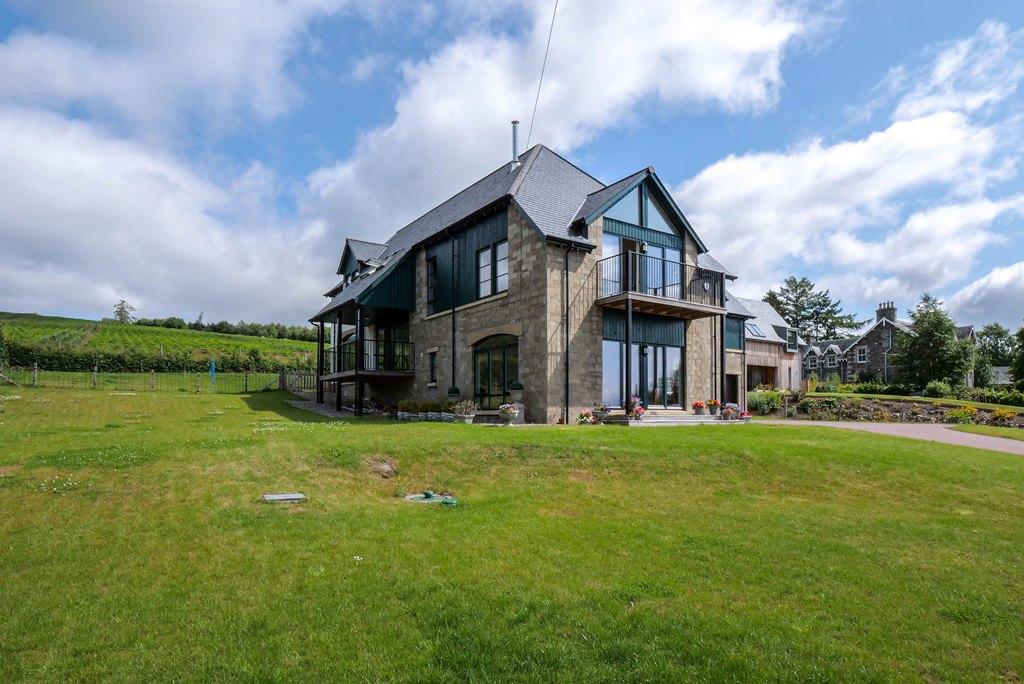 2 Kinnaird Braes, By Pitlochry... 4 bed detached house £730,000