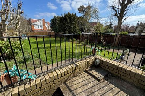 1 bedroom flat for sale, ETCHINGHAM PARK  ROAD, FINCHLEY, N3