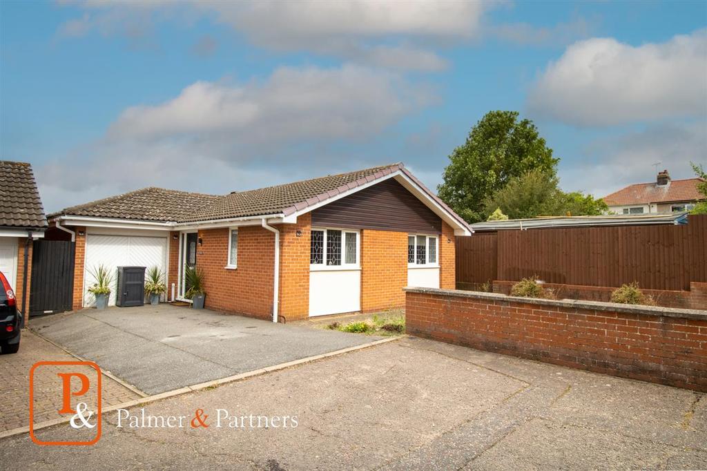St Andrews Gardens, Colchester, CO4 2 bed detached bungalow £315,000