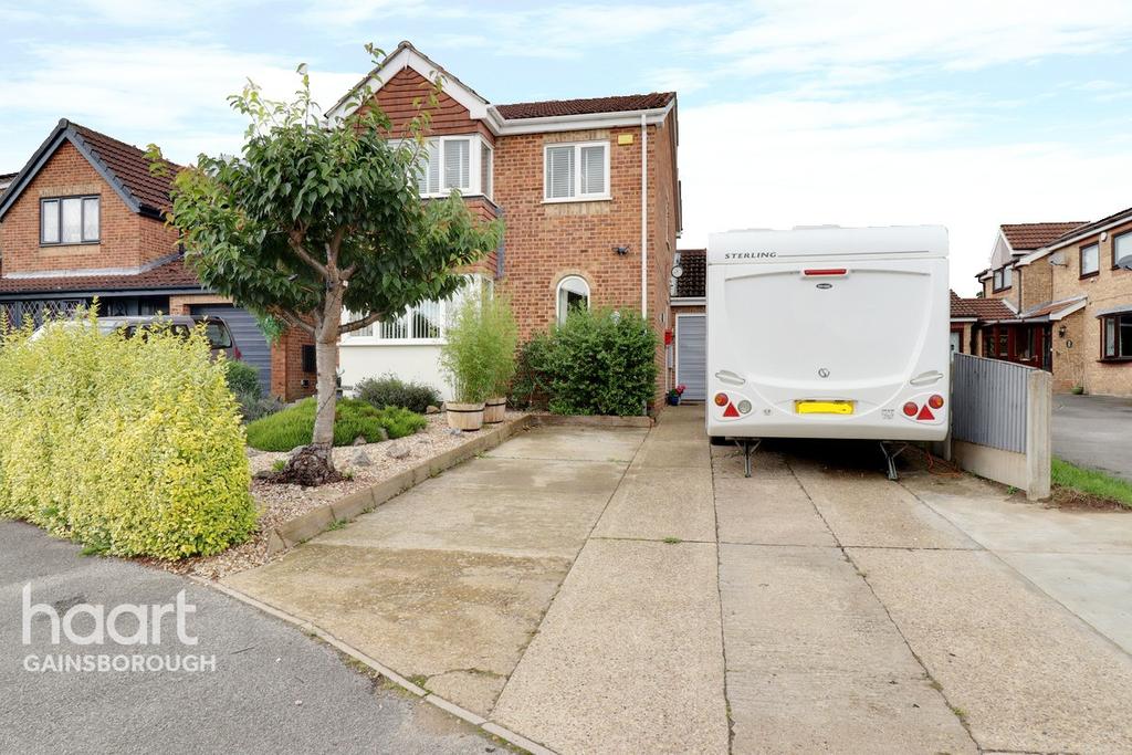 Woodhill Avenue, Gainsborough 4 bed detached house £235,000