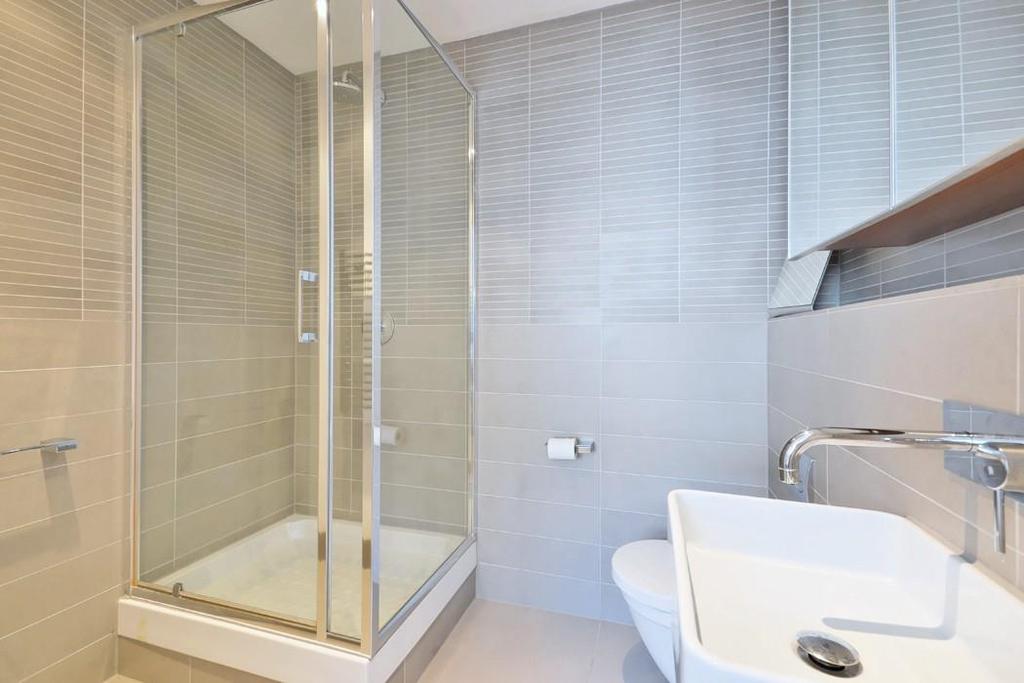 En-suite bathroom