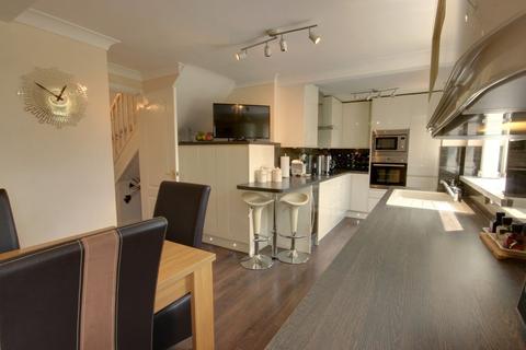 9 Beamsley Way, Kingswood, Hull, HU7 3EH