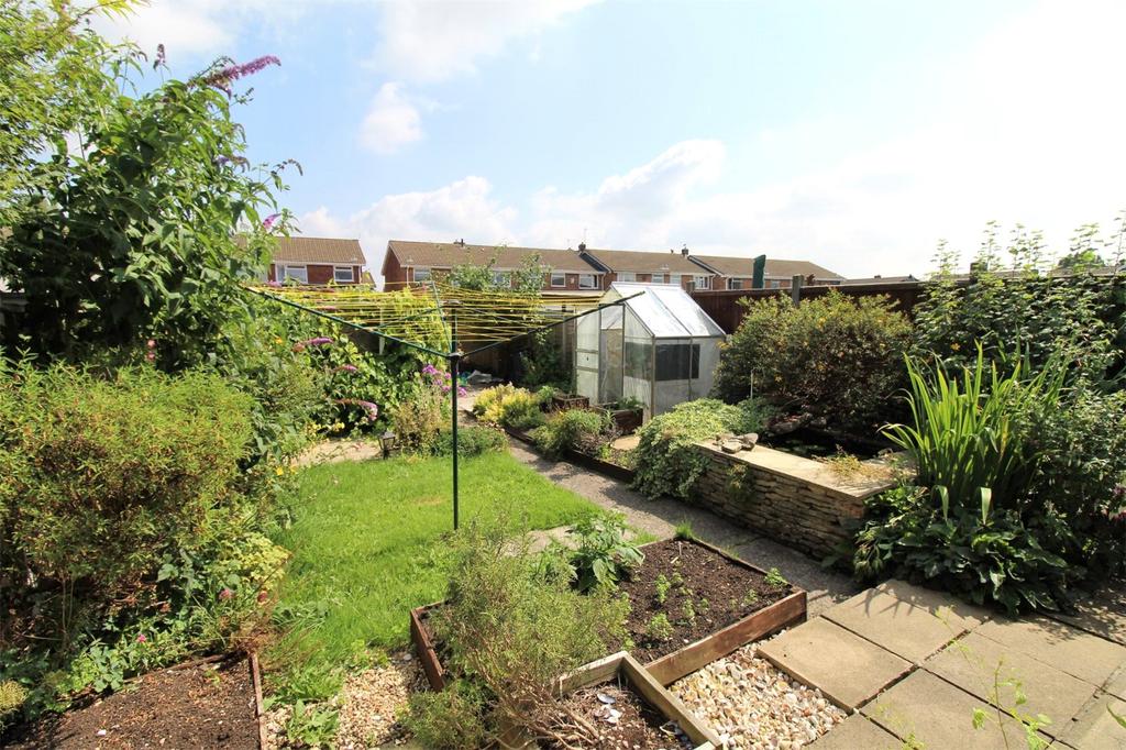 Falcon Drive, Patchway, Bristol... 3 bed end of terrace house £1,250