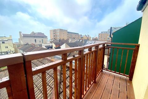 2 bedroom apartment to rent, Victoria Terrace, Kingsway, Hove BN3 2WB