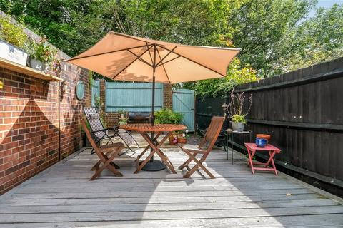 58 Falcon View, Winchester, SO22 4EP