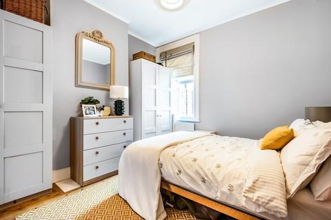 5 Waldron Road, London, SW18 3TB